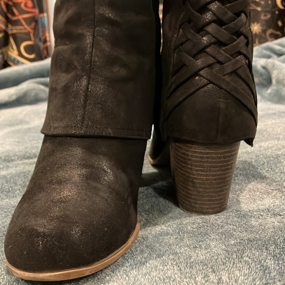 Black knee high Fergalicious boots with lacing detail size 11 - Picture 3 of 7